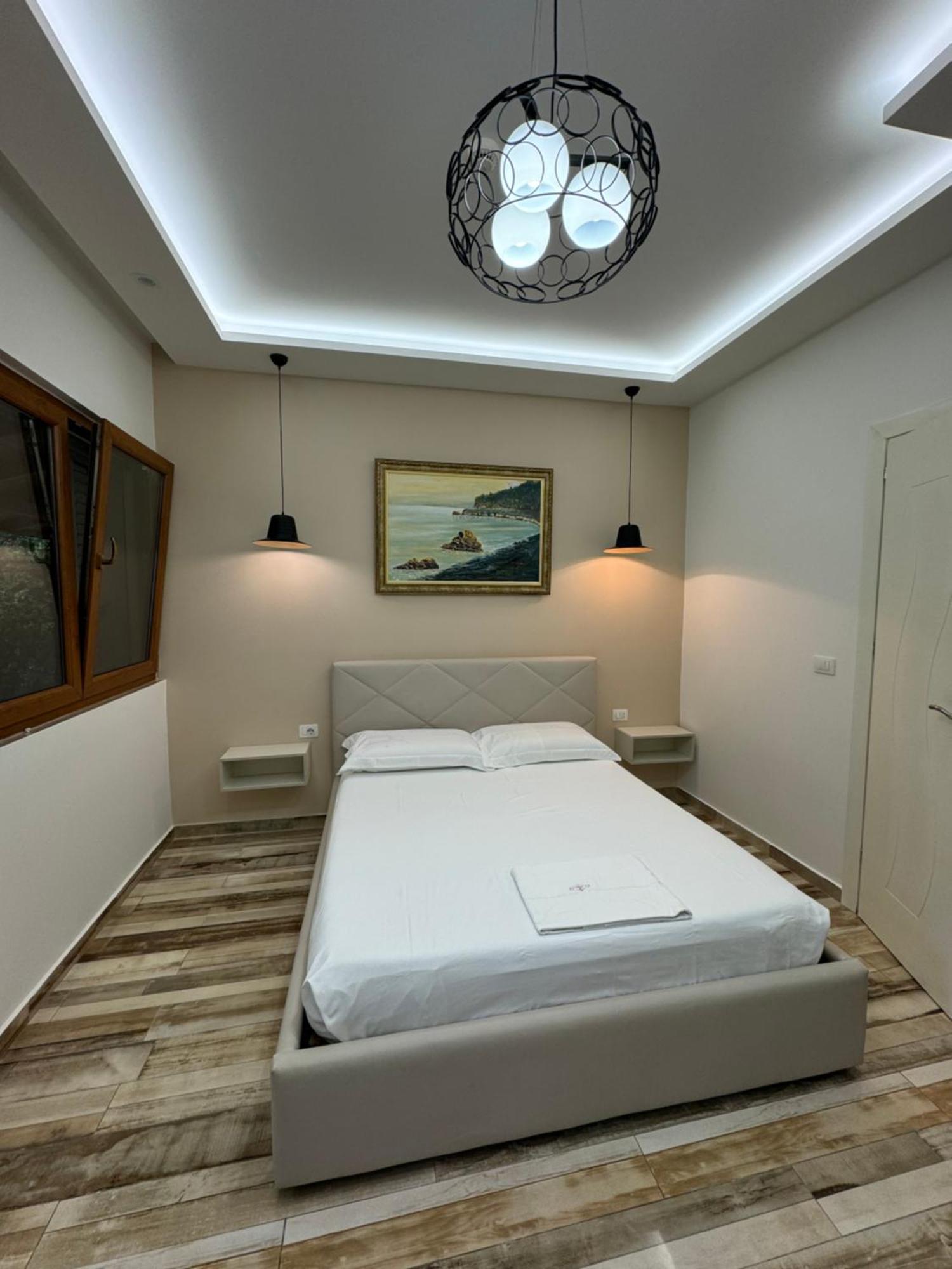 Guest Room Angolo Toscano Vlorë Екстериор снимка