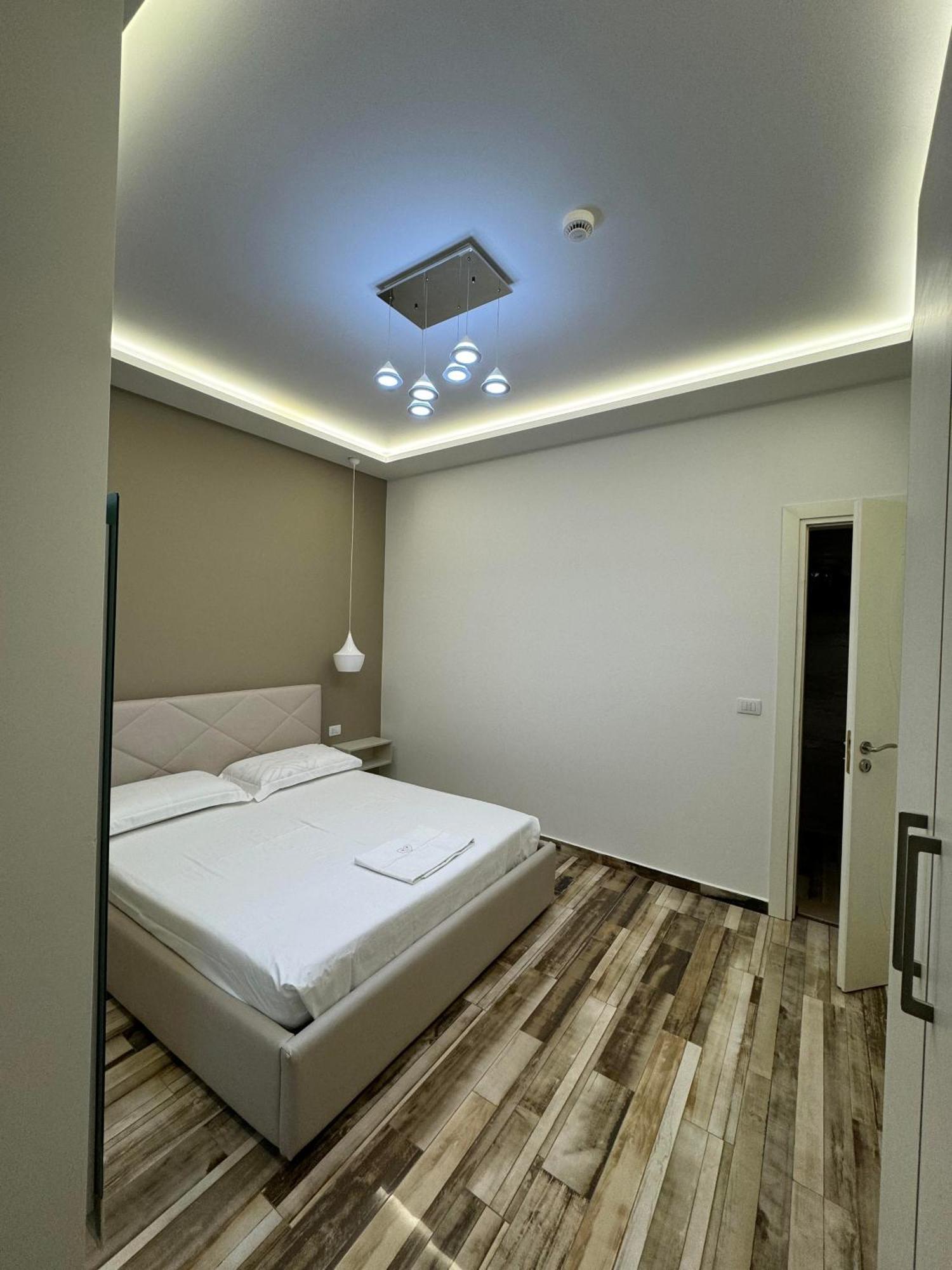 Guest Room Angolo Toscano Vlorë Екстериор снимка