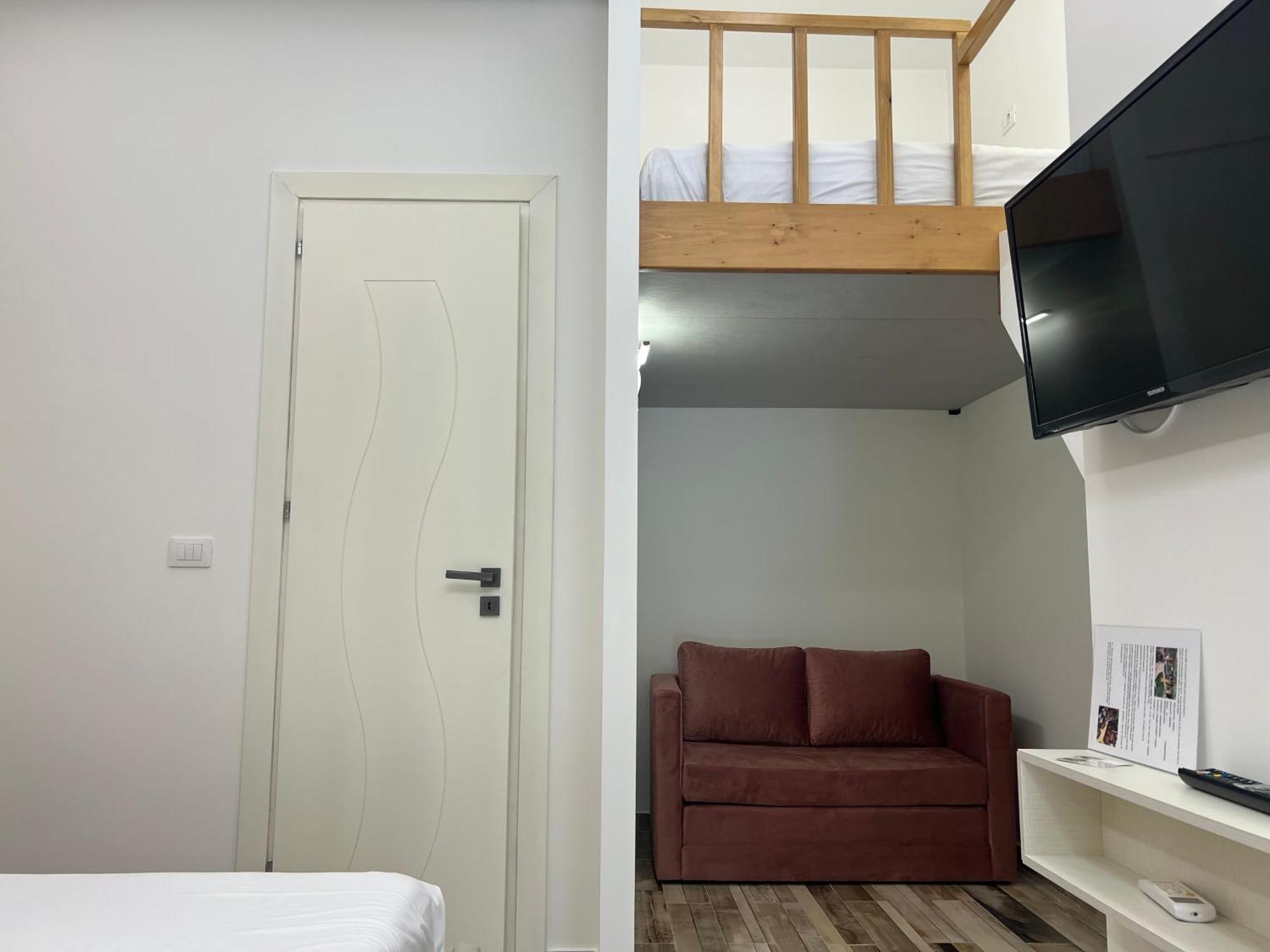 Guest Room Angolo Toscano Vlorë Екстериор снимка