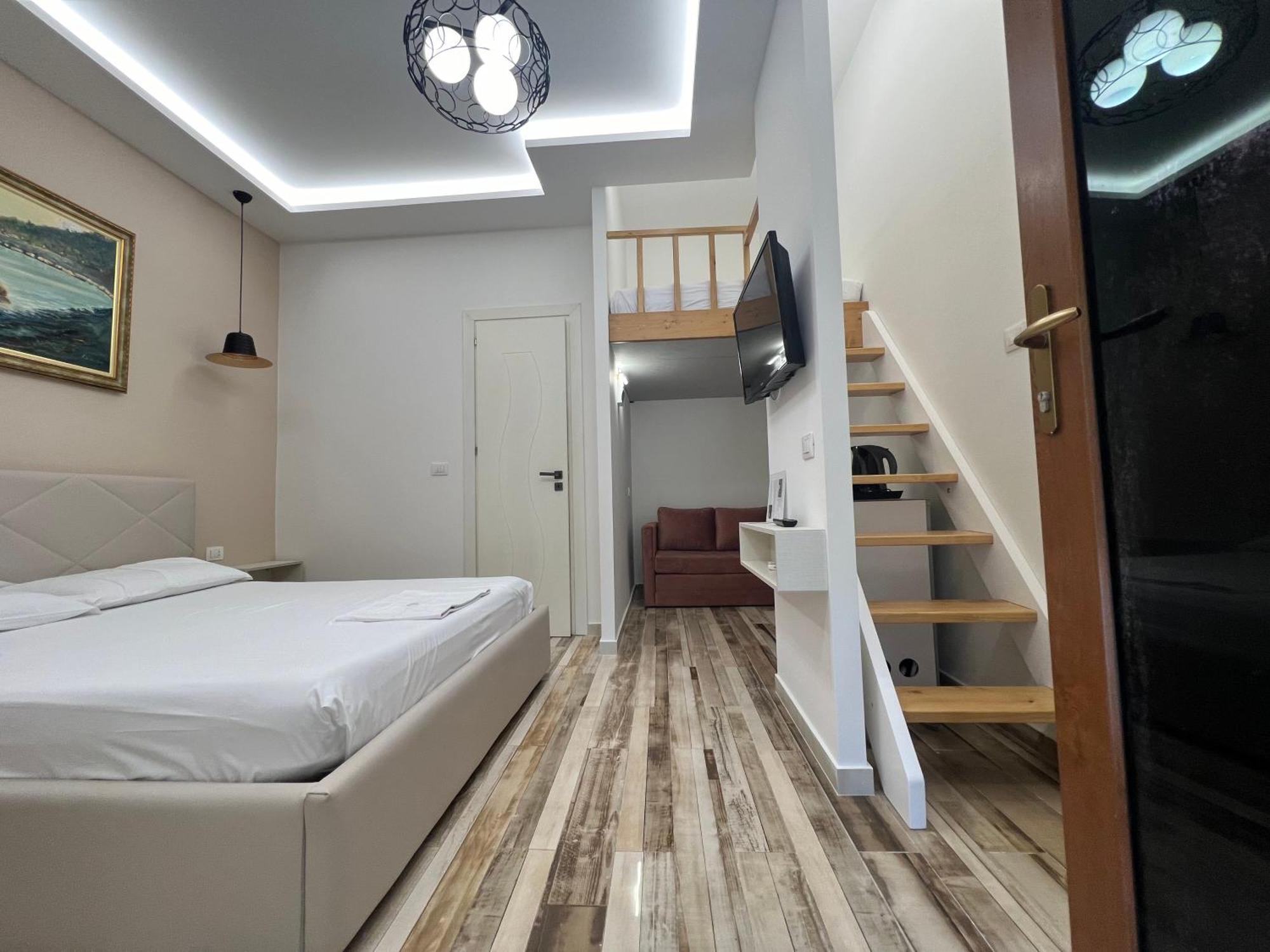 Guest Room Angolo Toscano Vlorë Екстериор снимка